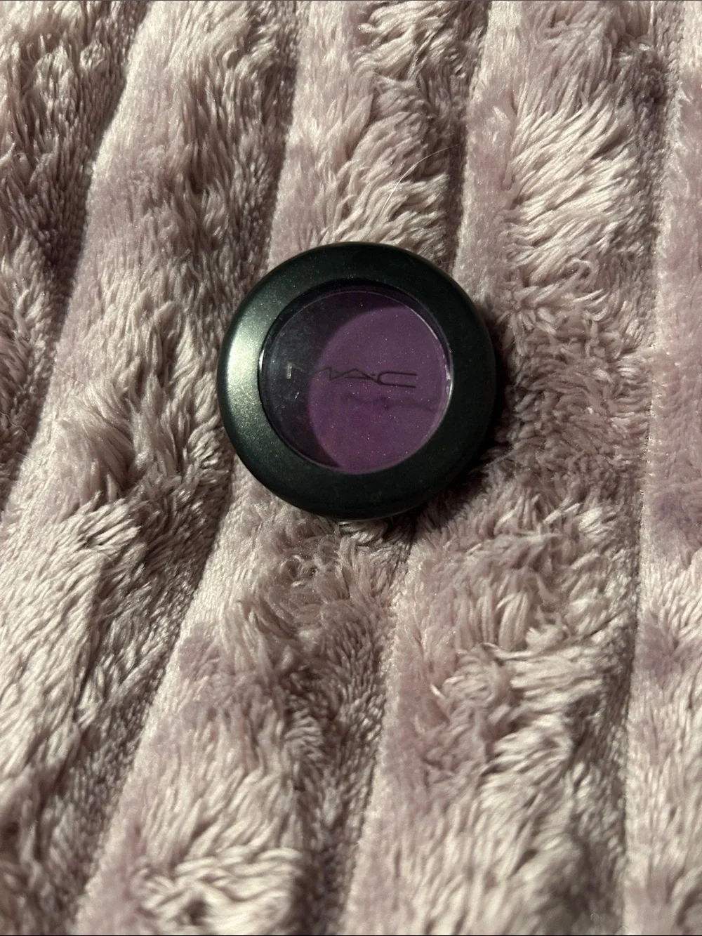 MAC Cosmetics Satin Eyeshadow Single - Shock-a-holic